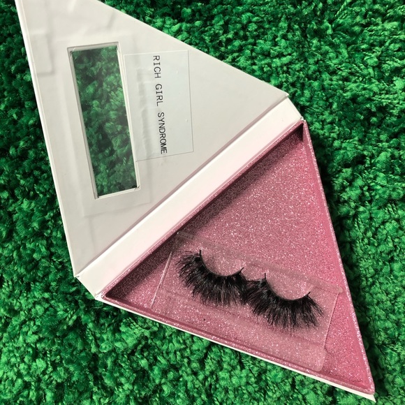 Big on Bank- RICH GIRL SYNDROME lashes - Picture 1 of 1